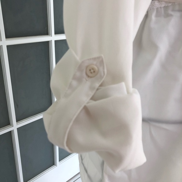 Pea in the Pod maternity blouse - Picture 3 of 5